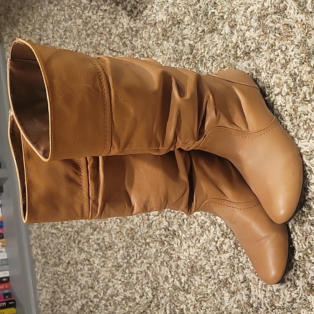 STEVE MADDEN Boots.